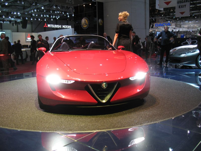 pininfarinaalfaromeo2uettottanta78.jpg
