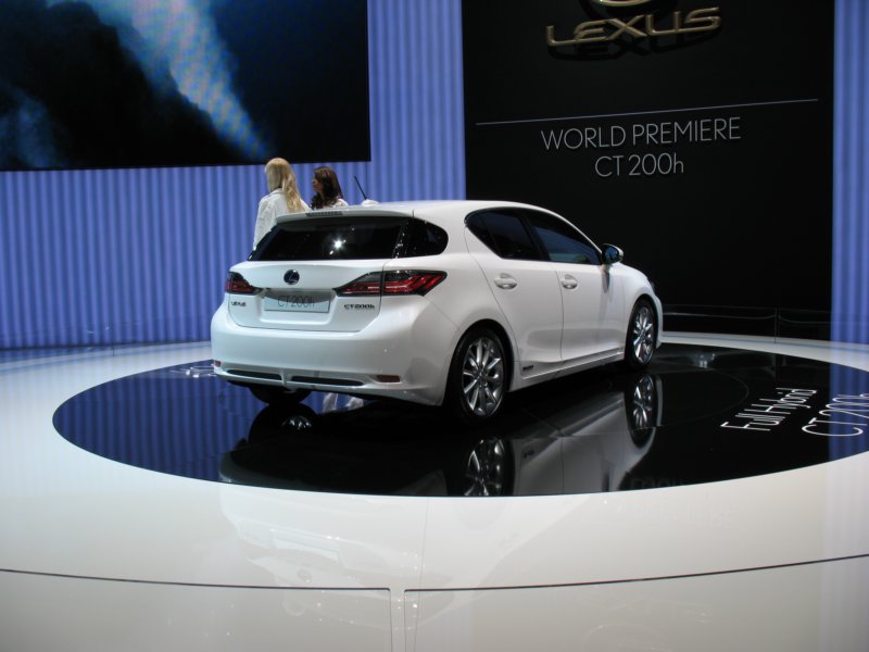 lexusct200h4.jpg