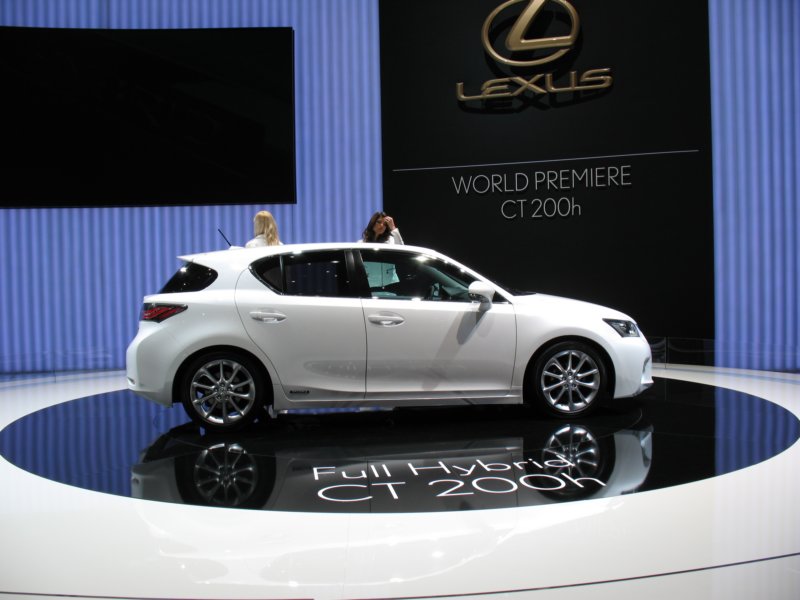 lexusct200h9.jpg