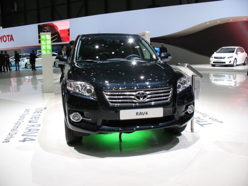 toyotarav43.jpg