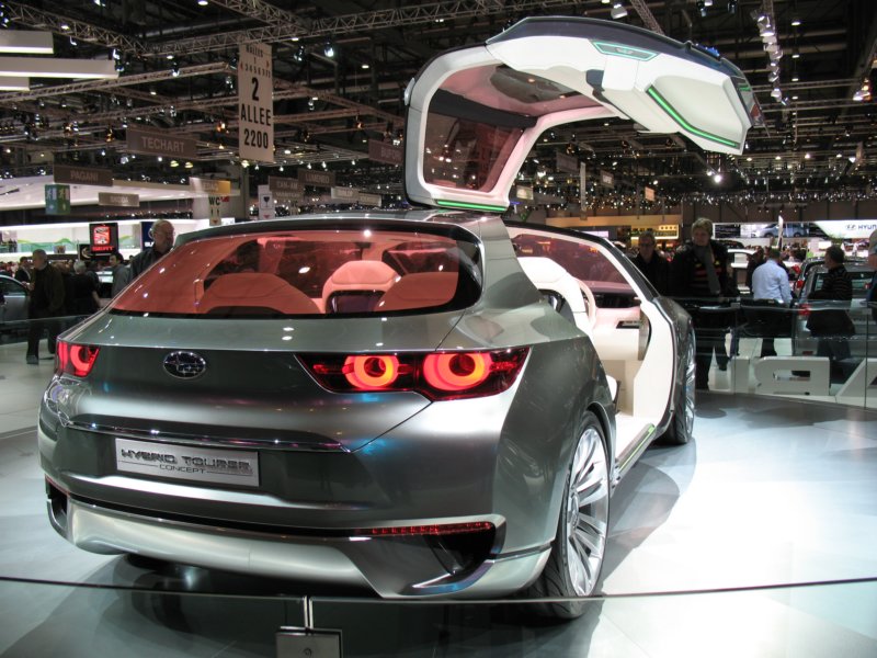 subaruhybridtourerconcept15.jpg