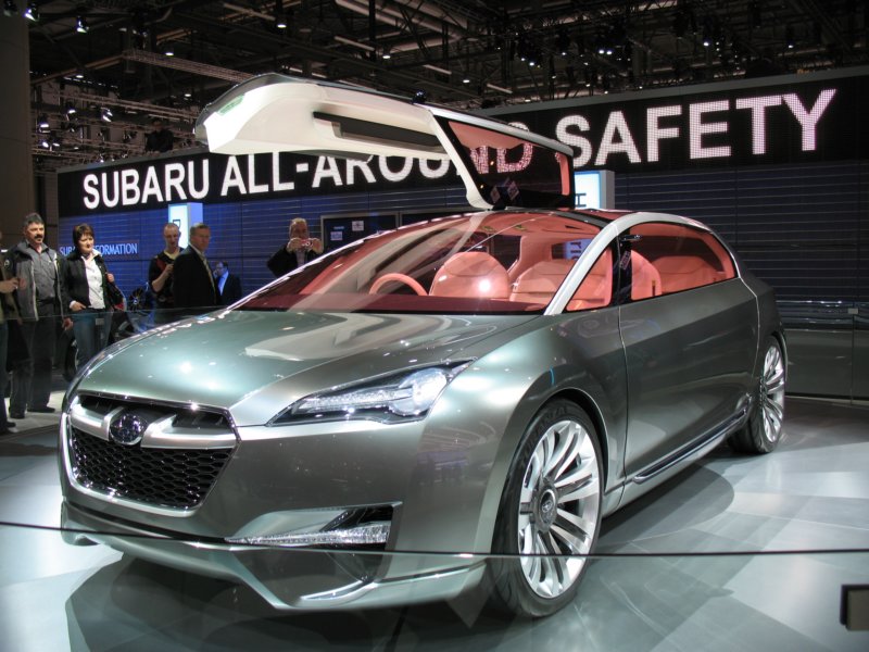 subaruhybridtourerconcept3.jpg