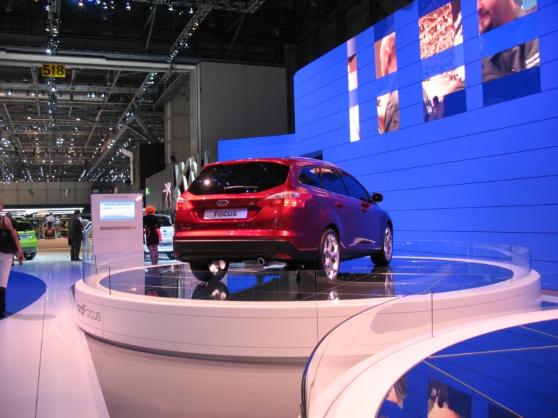 fordfocussw9.jpg