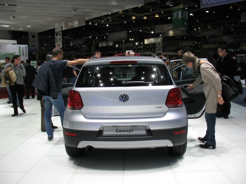 vwcrosspolo.jpg