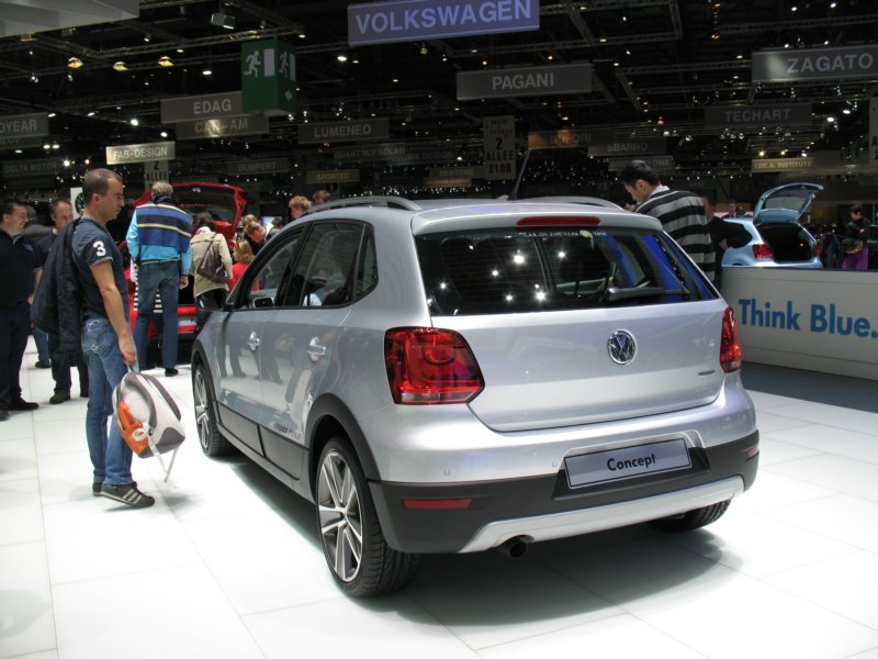 vwcrosspolo2.jpg