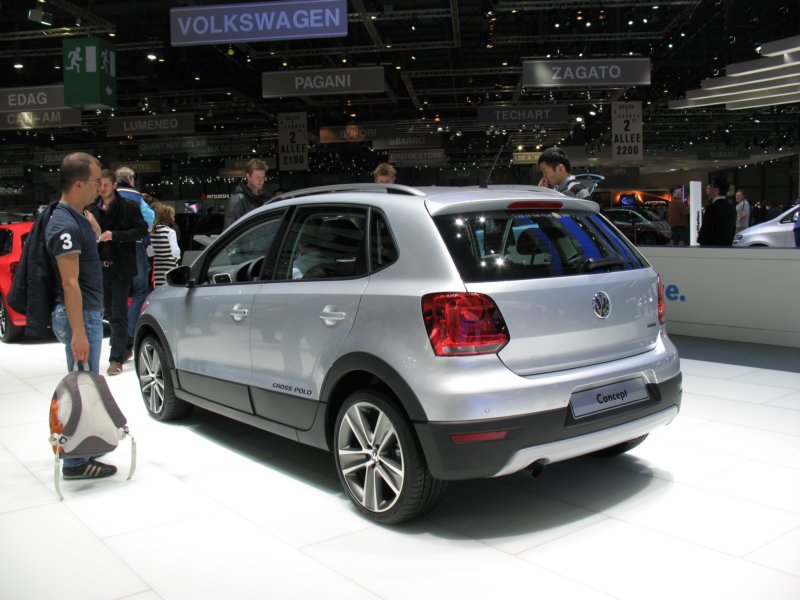 vwcrosspolo3.jpg